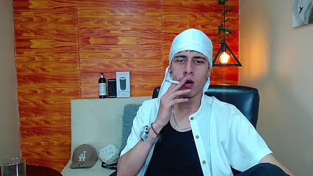 Snapshot of Bastiaan_28 chatting on 01-15-25, 04:04 Bastiaan 28 online show from 01-15-25, 04:04