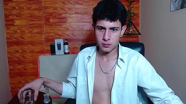 Snapshot of Bastiaan_28 chatting on 01-21-25, 05:38 Bastiaan 28 online show from 01-21-25, 05:38