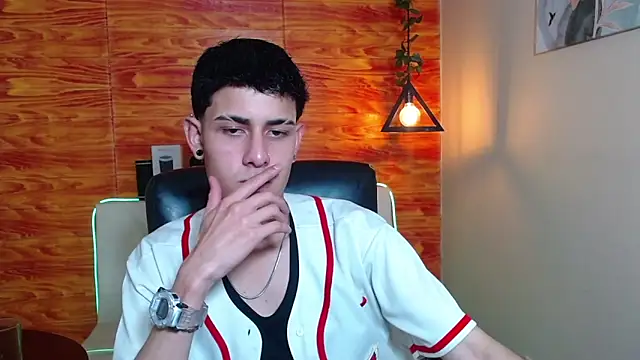 Snapshot of Bastiaan_28 chatting on 01-23-25, 06:28 Bastiaan 28 online show from 01-23-25, 06:28