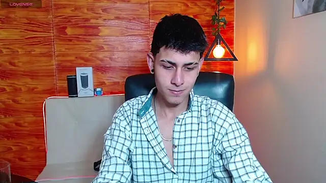 Snapshot of Bastiaan_28 chatting on 01-25-25, 04:56 Bastiaan 28 online show from 01-25-25, 04:56