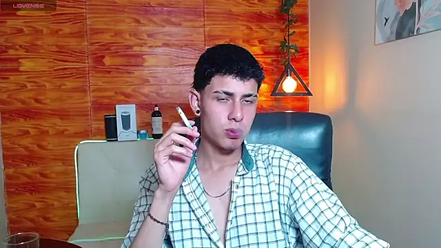 Snapshot of Bastiaan_28 chatting on 01-25-25, 08:00 Bastiaan 28 online show from 01-25-25, 08:00