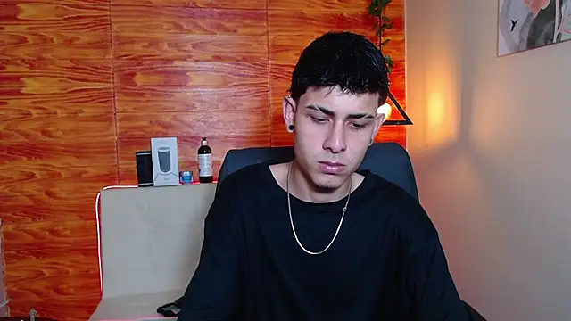 Snapshot of Bastiaan_28 chatting on 01-26-25, 07:53 Bastiaan 28 online show from 01-26-25, 07:53