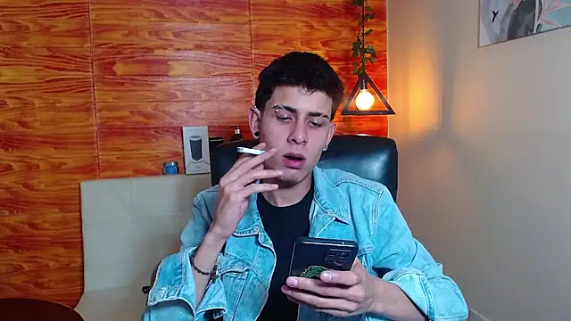 Snapshot of Bastiaan_28 chatting on 02-01-25, 06:10 Bastiaan 28 online show from 02-01-25, 06:10