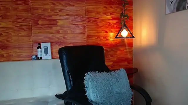 Snapshot of Bastiaan_28 chatting on 02-09-25, 03:22 Bastiaan 28 online show from 02-09-25, 03:22