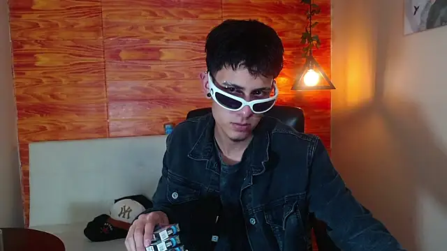 Snapshot of Bastiaan_28 chatting on 03-03-25, 06:15 Bastiaan 28 online show from 03-03-25, 06:15