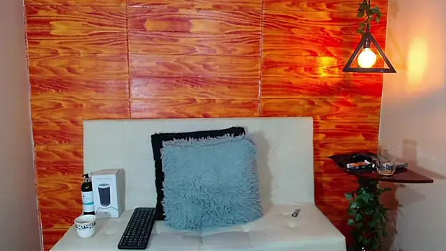 Snapshot of Bastiaan_28 chatting on 03-12-25, 05:57 Bastiaan 28 online show from 03-12-25, 05:57