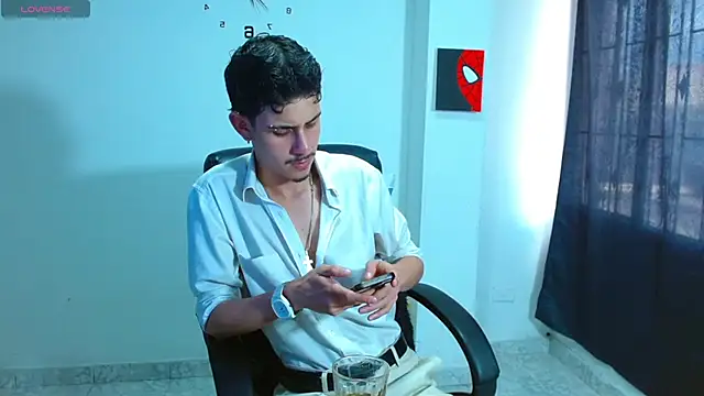 Snapshot of Bastiaan_28 chatting on 09-20-25, 06:53 Bastiaan 28 online show from 09-20-25, 06:53