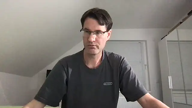 zxzx cam1 online show from 10-18-25, 09:15