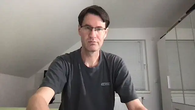 zxzx cam1 online show from 10-20-25, 07:36