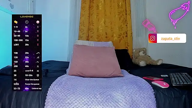 Snapshot of estiben_05 chatting on 11-13-25, 03:55 estiben 05 online show from 11-13-25, 03:55