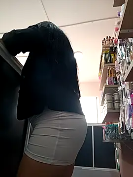 Snapshot of alondraabrown chatting on 11-11-25, 11:54 alondraabrown online show from 11-11-25, 11:54