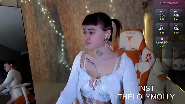 LolyMolli online show from 10-18-25, 10:05