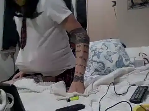 Kamaleonix online show from 12-22-24, 01:34