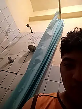 Snapshot of Guanin69jk chatting on 10-23-25, 10:25 Guanin69jk online show from 10-23-25, 10:25