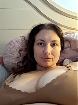 MilfyMrsRobinson online show from 02-26-25, 01:32