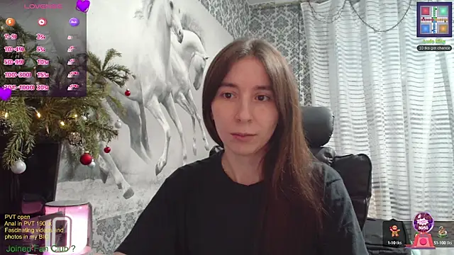 Snapshot of Wowpornoo chatting on 12-17-24, 12:11 Wowpornoo online show from 12-17-24, 12:11