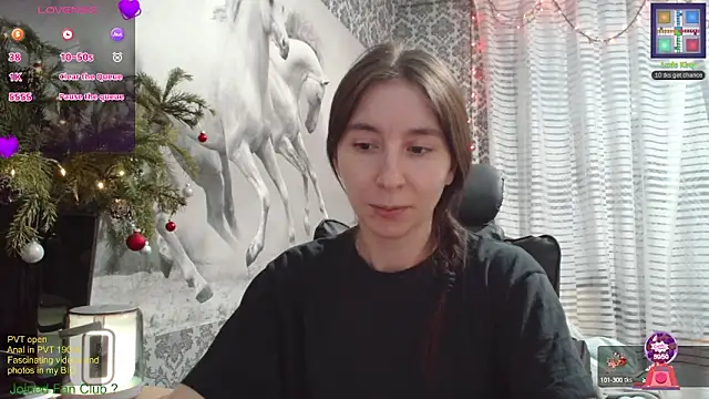 Snapshot of Wowpornoo chatting on 12-18-24, 02:17 Wowpornoo online show from 12-18-24, 02:17