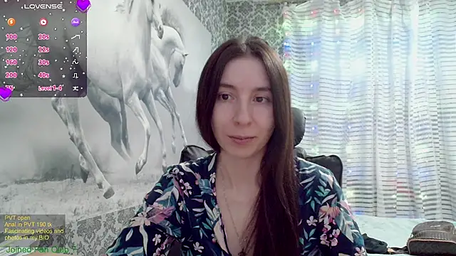 Snapshot of Wowpornoo chatting on 02-08-25, 11:33 Wowpornoo online show from 02-08-25, 11:33