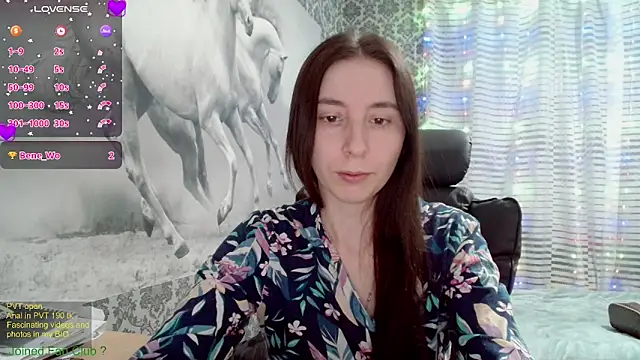 Snapshot of Wowpornoo chatting on 02-15-25, 03:39 Wowpornoo online show from 02-15-25, 03:39