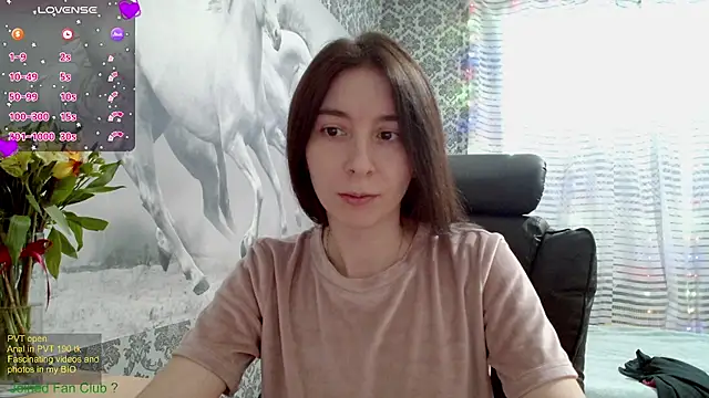 Snapshot of Wowpornoo chatting on 02-16-25, 10:54 Wowpornoo online show from 02-16-25, 10:54