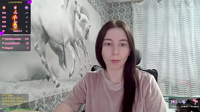 Snapshot of Wowpornoo chatting on 02-17-25, 03:53 Wowpornoo online show from 02-17-25, 03:53