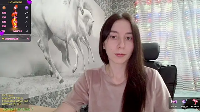 Snapshot of Wowpornoo chatting on 02-19-25, 02:23 Wowpornoo online show from 02-19-25, 02:23