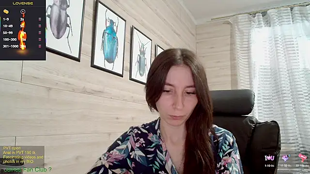 Snapshot of Wowpornoo chatting on 03-18-25, 10:57 Wowpornoo online show from 03-18-25, 10:57