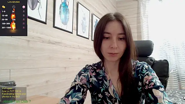 Snapshot of Wowpornoo chatting on 03-19-25, 08:34 Wowpornoo online show from 03-19-25, 08:34