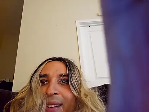 Snapshot of Imbound4u chatting on 10-01-25, 12:16 Imbound4u online show from 10-01-25, 12:16