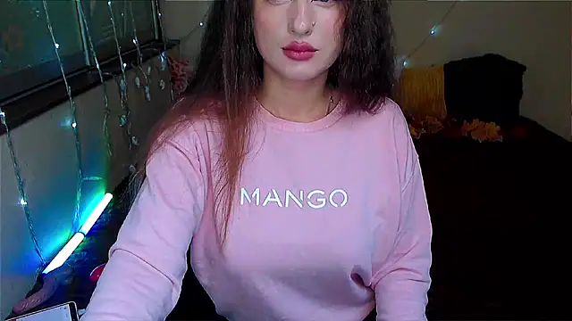 Snapshot of LizaSenri chatting on 11-25-25, 07:19 LizaSenri online show from 11-25-25, 07:19