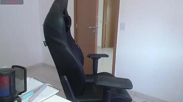 charlotbelucci  online show from 10-07-25, 10:34