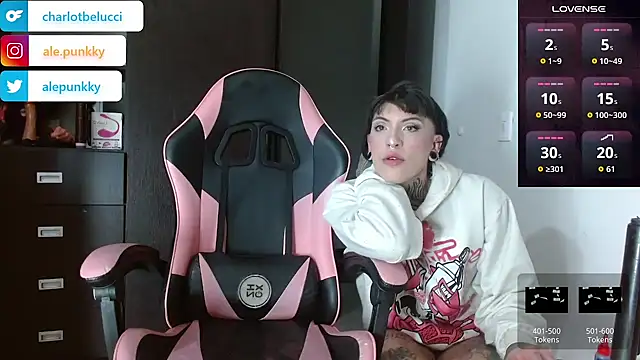 charlotbelucci  online show from 11-27-25, 08:38