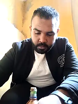 Snapshot of ListedLoin chatting on 01-03-25, 11:46 ListedLoin online show from 01-03-25, 11:46