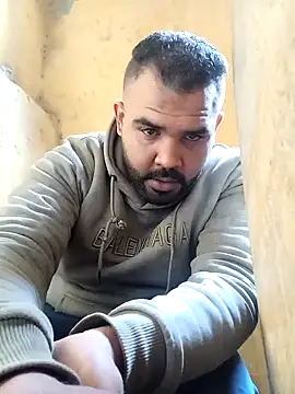 Snapshot of ListedLoin chatting on 02-05-25, 12:17 ListedLoin online show from 02-05-25, 12:17