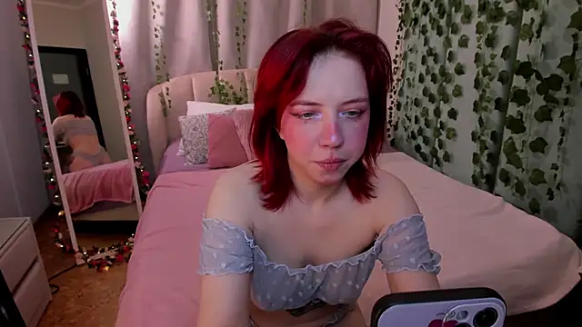 Love is Lola online show from 12-15-25, 12:15