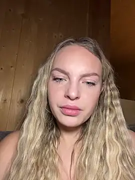 ChiaraVixen online show from 12-09-24, 06:01