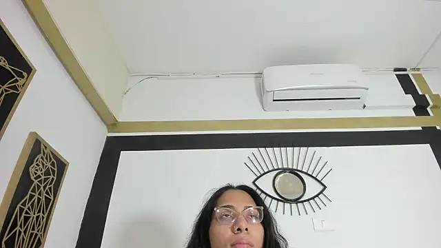 EmilyGomezLS online show from 10-13-25, 11:32