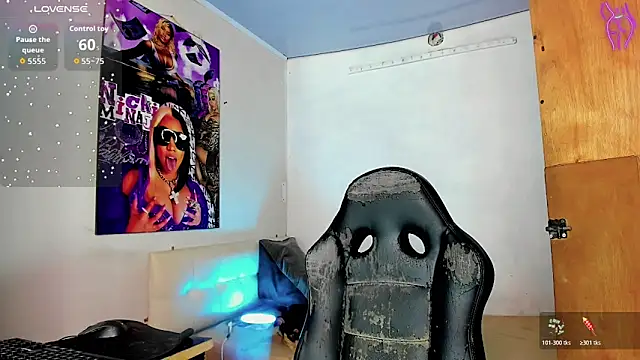 Bigcatalove online show from 12-20-25, 07:43