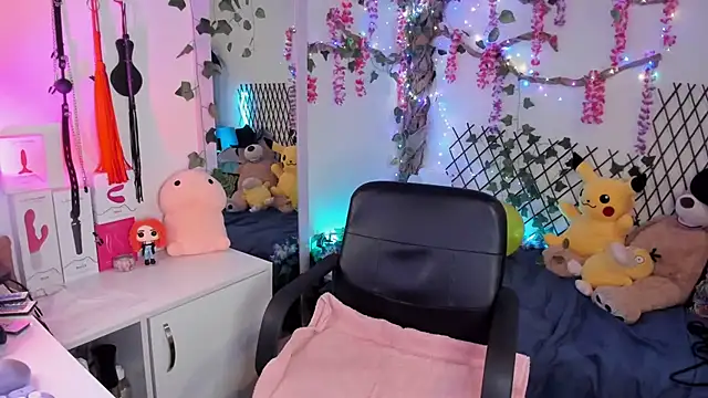 Snapshot of Alaska_colors7 chatting on 09-19-25, 12:50 Alaska colors7 online show from 09-19-25, 12:50