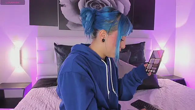 sofi bakerr online show from 10-11-25, 11:42