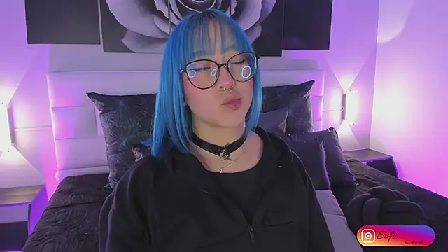 sofi bakerr online show from 10-13-25, 11:32