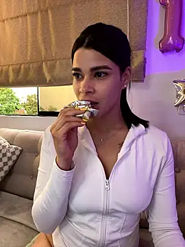 Snapshot of DaryRos chatting on 01-15-26, 11:30 DaryRos online show from 01-15-26, 11:30