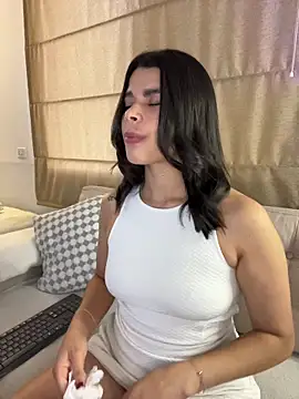 Snapshot of DaryRos chatting on 02-18-26, 11:01 DaryRos online show from 02-18-26, 11:01