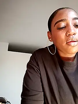 Snapshot of Perlasexyu1 chatting on 09-19-25, 01:56 Perlasexyu1 online show from 09-19-25, 01:56