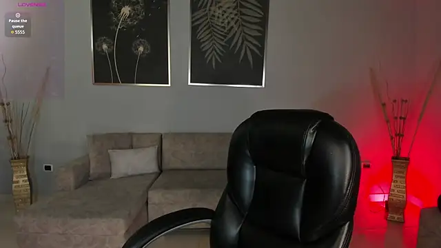 HannaConnor  online show from 11-27-25, 10:01