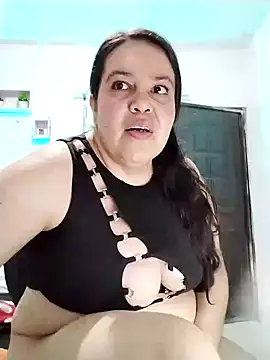 Snapshot of lunanataly chatting on 01-01-25, 11:40 lunanataly online show from 01-01-25, 11:40