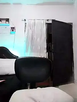 Snapshot of lunanataly chatting on 01-04-25, 04:11 lunanataly online show from 01-04-25, 04:11