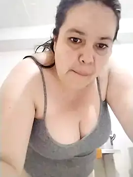 Snapshot of lunanataly chatting on 01-15-25, 04:11 lunanataly online show from 01-15-25, 04:11