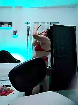 Snapshot of lunanataly chatting on 01-17-25, 04:04 lunanataly online show from 01-17-25, 04:04