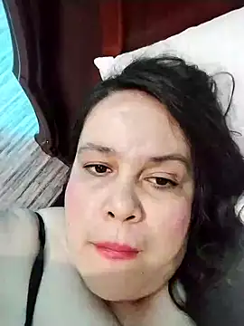 Snapshot of lunanataly chatting on 02-17-25, 01:25 lunanataly online show from 02-17-25, 01:25